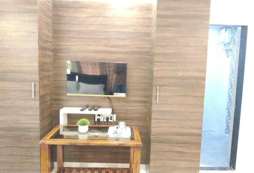 Deluxe Kamer, Orchid House Navi Mumbai