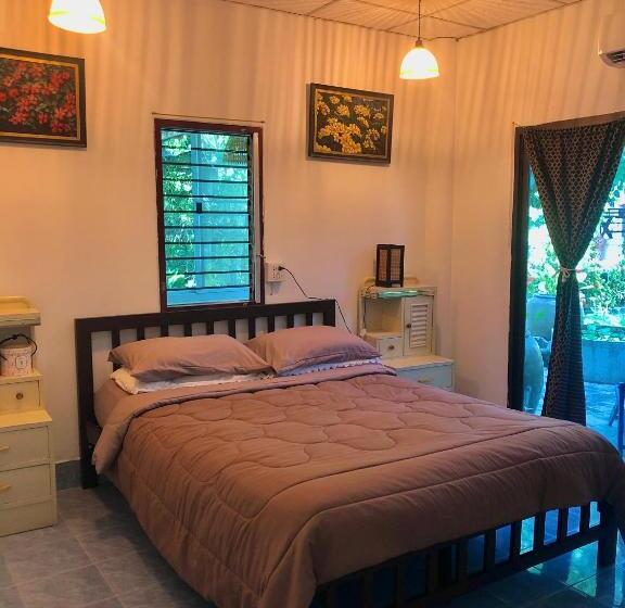 Хижина, River Flow House Bangtanod
