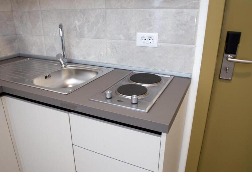 استودیوی استاندارد, Aparthotel Folé