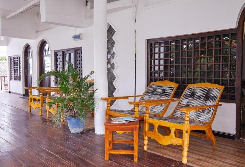 חדר משפחתי, Arugambay Surf Resort