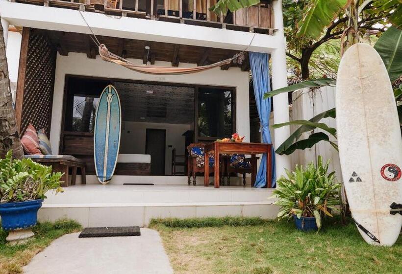 חדר משפחתי נוף לים, Arugambay Surf Resort