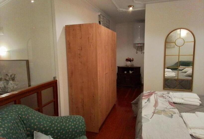 Дом 4 Спальни, Alojamento Real