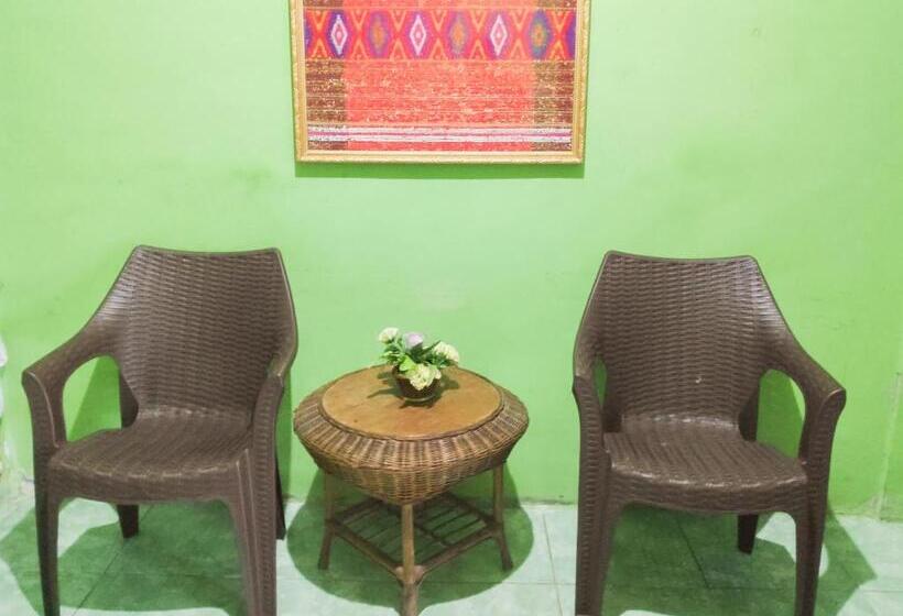 غرفة عائلية, Reddoorz Near Pelabuhan Ajibata Parapat