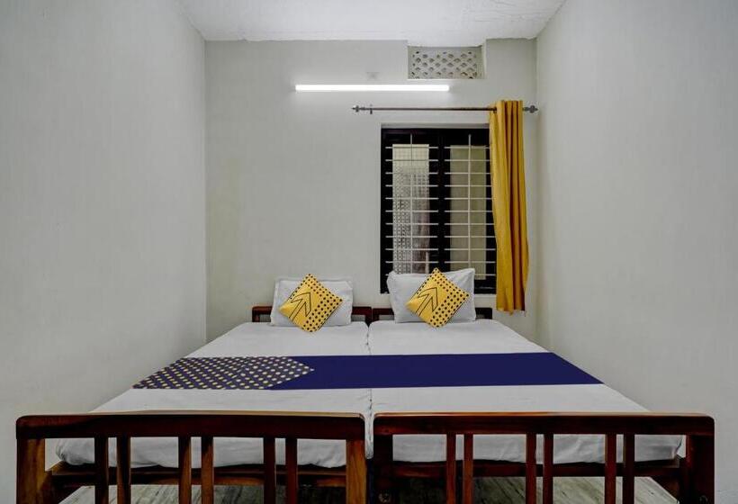Трехместный Номер Классика, Spot On Nakshathra Residency