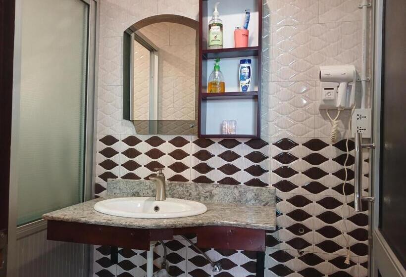 اتاق استاندارد یک نفره, Chello Motel