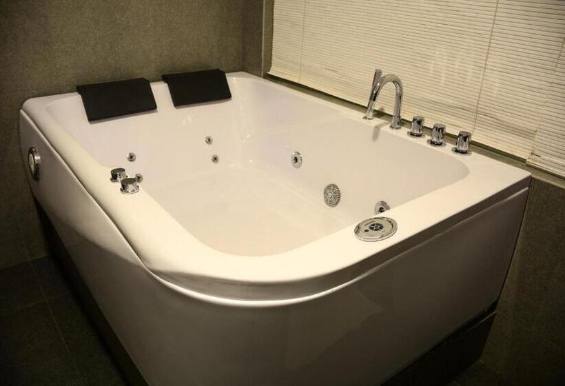 Quarto Deluxe Cama King, Hikka Bliss