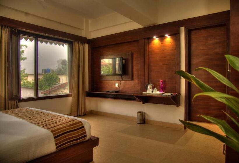 Номер Deluxe, The Palm Luxuria, Best Hotel In Bhimtal