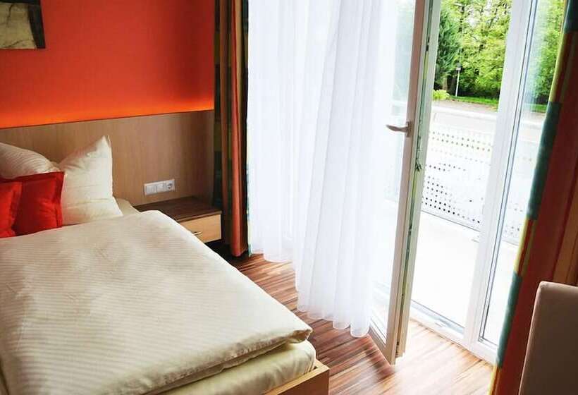 Comfort room with balcony, Frühstückspension Paradiesgartl
