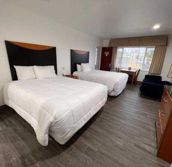 Family Suite, Town And Country Inn