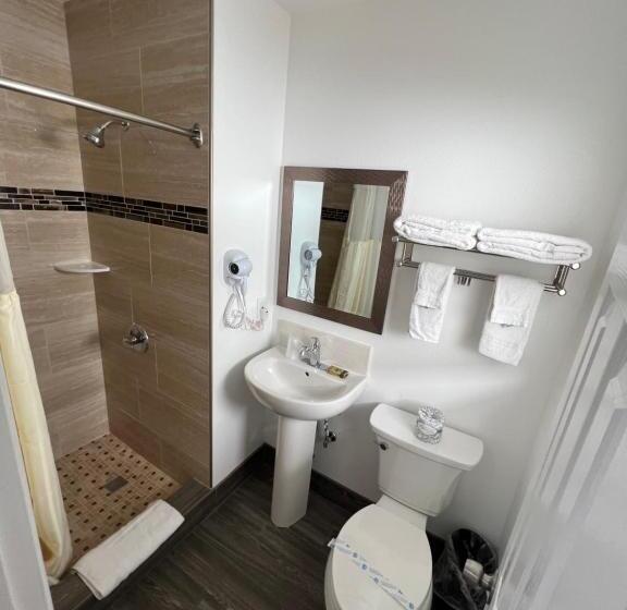 Студия Deluxe, Town And Country Inn