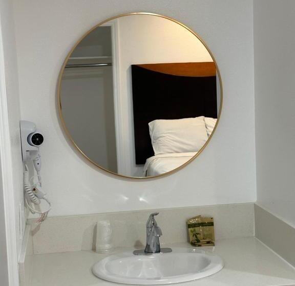 Люкс Повышенной Комфортности, Town And Country Inn