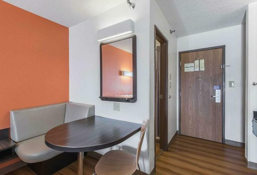 스탠다드 룸, Motel 6 Omaha   Central