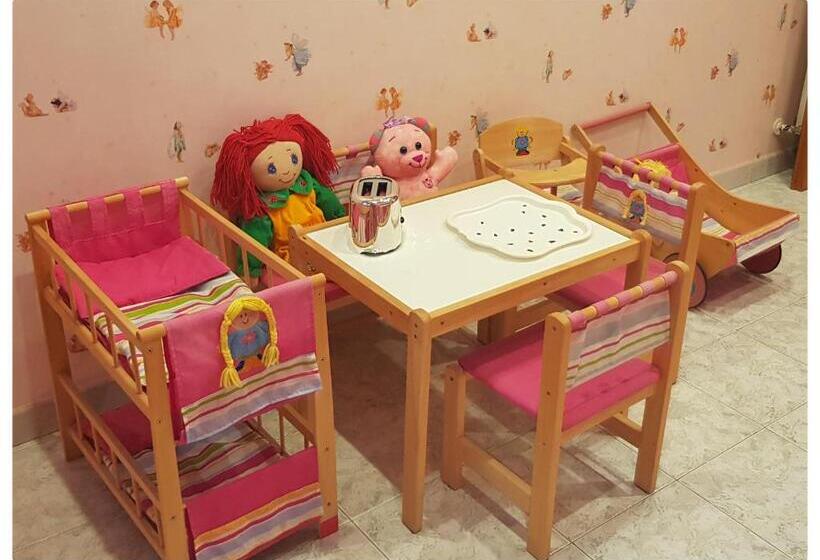 Номер Deluxe, Dream Of Chantal