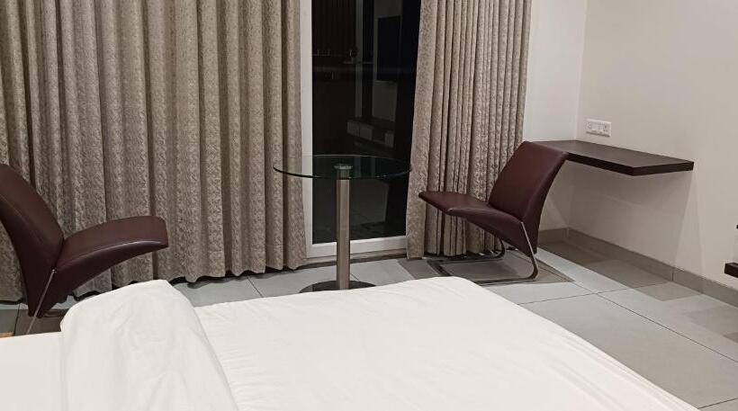 Quarto Deluxe, The Prince Highway