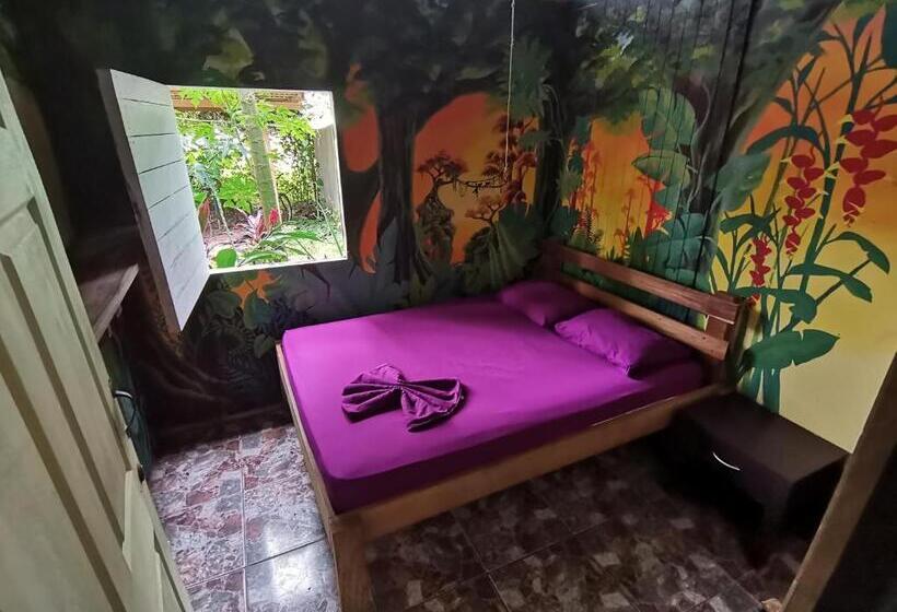 اتاق استاندارد, Oasis Beachfront Hostel