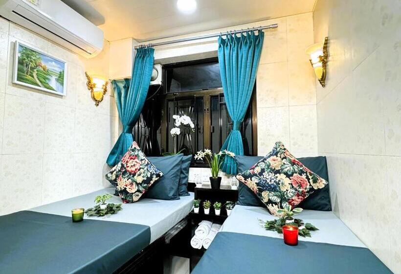 اتاق لوکس سه تخته, Park Guest House
