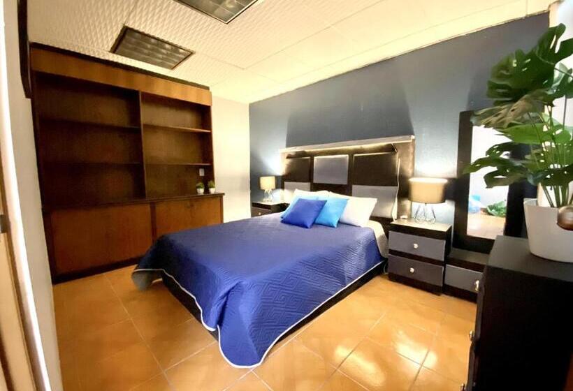 Quarto Estandar Banheiro Compartilhado, Roomies Hostel Cibeles
