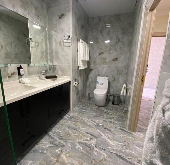 Standard Room with Balcony, The Tower Hotel Tashkent By Hotelpro Group