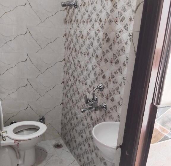 Трехместный Номер Классика, Oyo 81347 Amantran Hotel And Restaurant