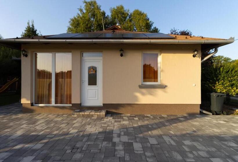 ویلای 3 خوابه, Szelidi Apartmanok