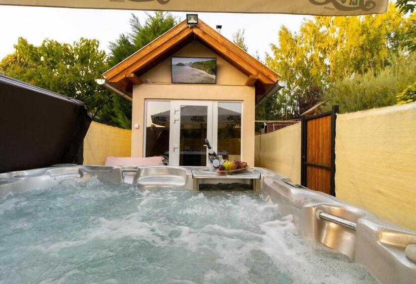 ویلای 3 خوابه, Szelidi Apartmanok