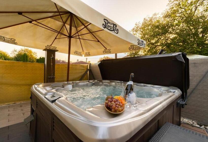 آپارتمان 1 خوابه همکف, Szelidi Apartmanok