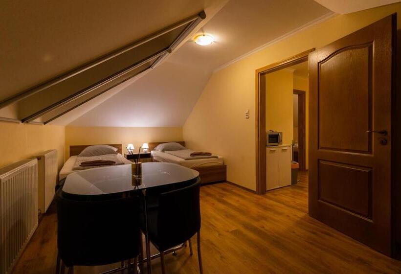 آپارتمان 2 خوابه, Szelidi Apartmanok