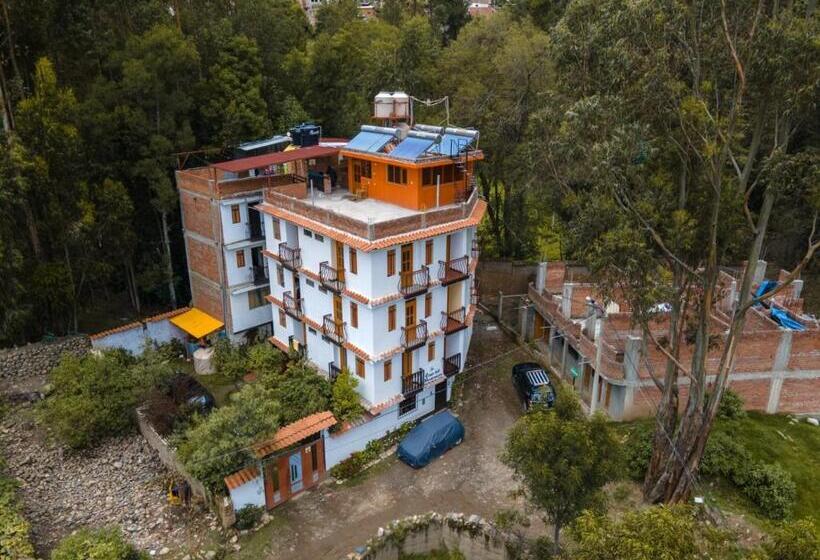 חדר משפחתי, Amazing Huaraz