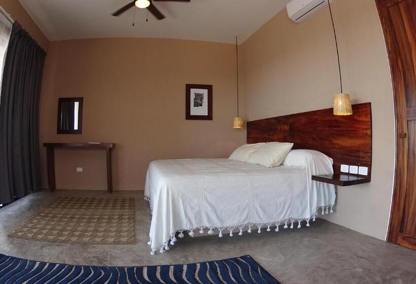 بانگلوی استاندارد با چشم‌انداز دریا, Lya Beach House