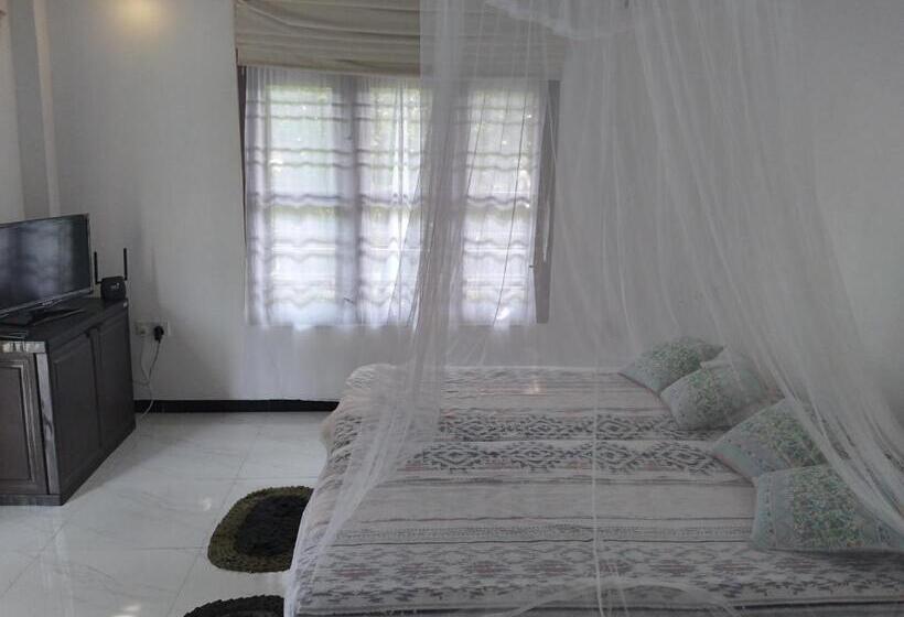 Quarto Estandar com Sacada, S.s.p. Villa