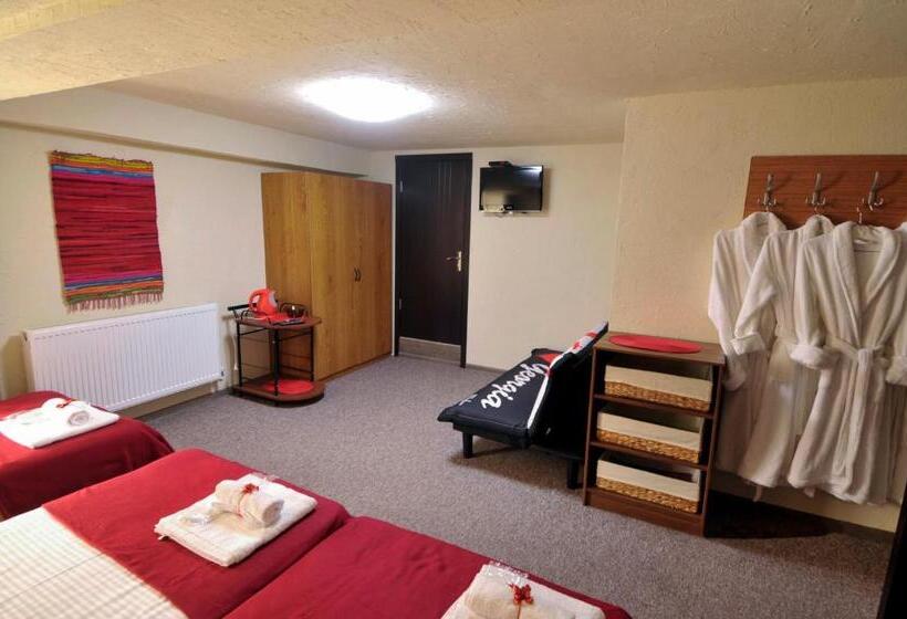 اتاق استاندارد چهار تخته, Guesthouse Pipo