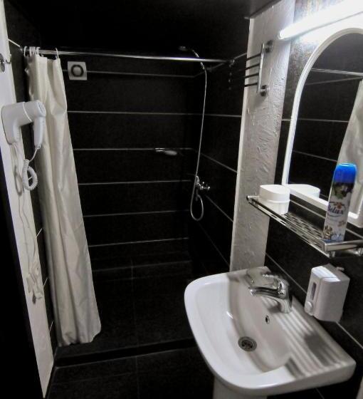 اتاق استاندارد چهار تخته, Guesthouse Pipo