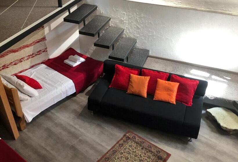 سوییت دوبلکس, Guesthouse Pipo