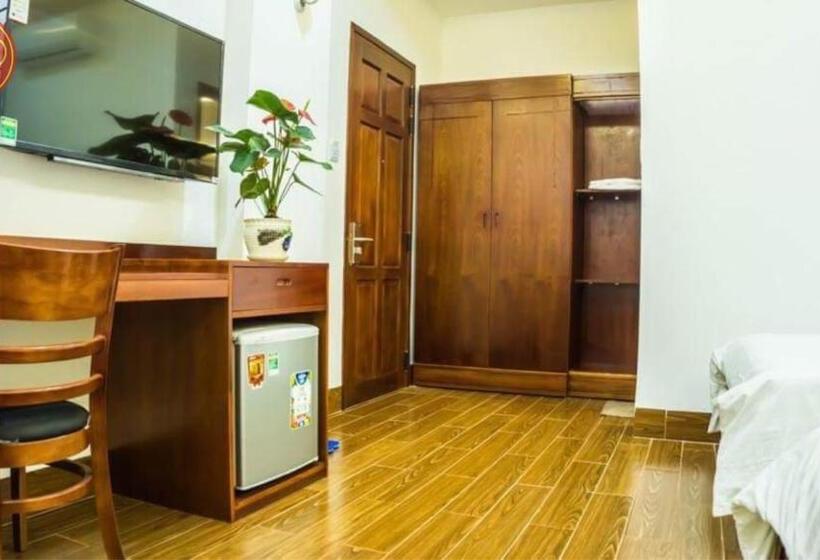 Triple Room Sea View, Red