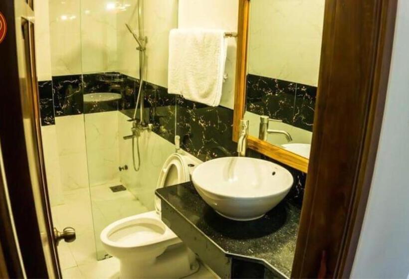 Triple Room Sea View, Red