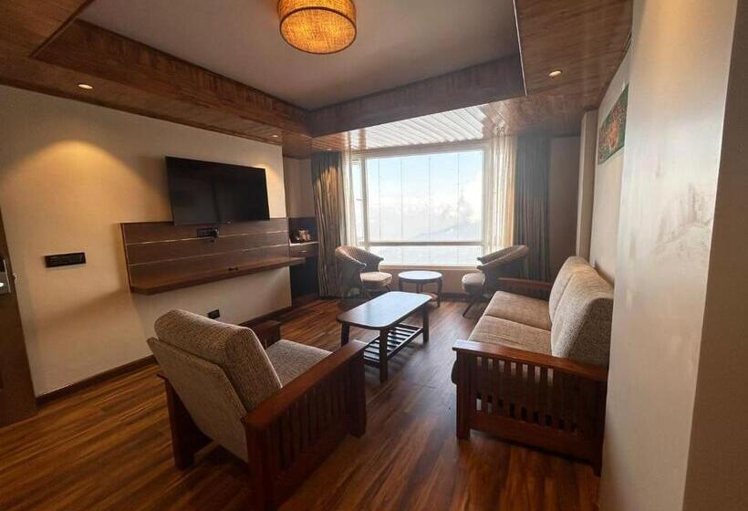Family Suite, Gakhil Boutique