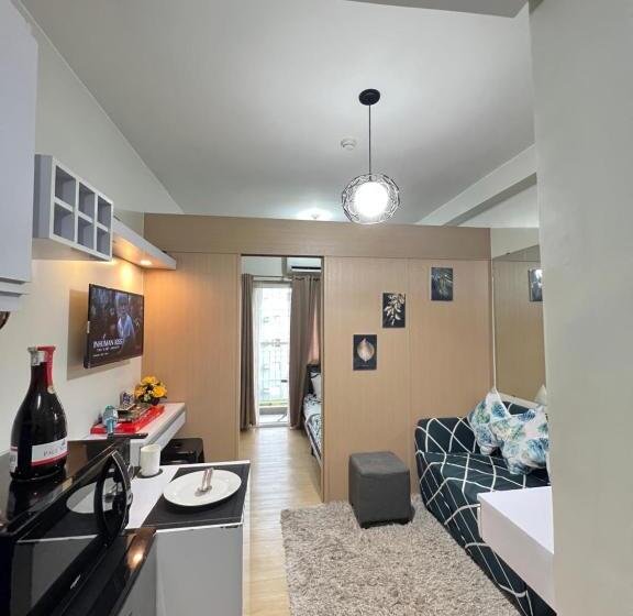 Апартаменты 1 Спальня Вид на Бассейн, Trees Marias Affordable Staycation In Quezon City