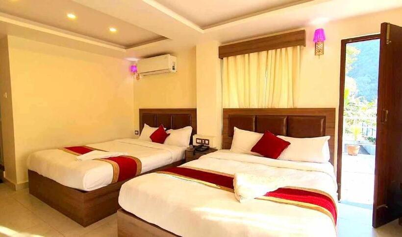 اتاق لوکس با بالکن, River Beach Resort   Trishuli