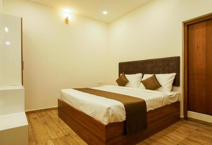 Номер Deluxe, Grand Plaza Inn
