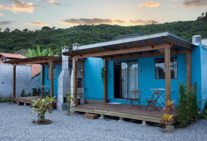 Люкс с Балконом, Container Guest House