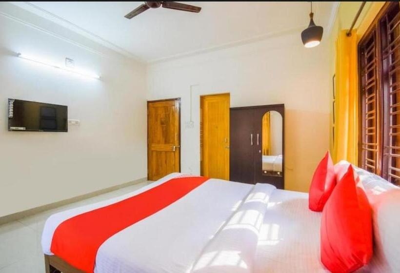 Habitació Deluxe Llit King, Mks Inn Near Care Hospital Bhubaneswar By Morservices