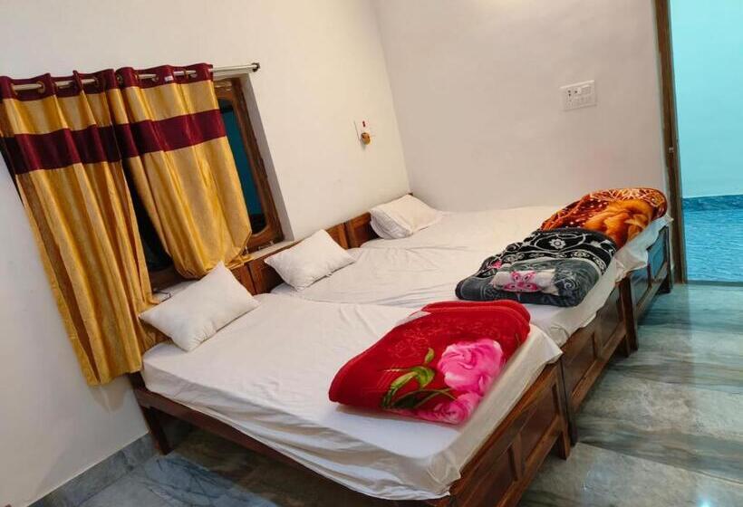 اتاق استاندارد سه نفره, Paradise Inn