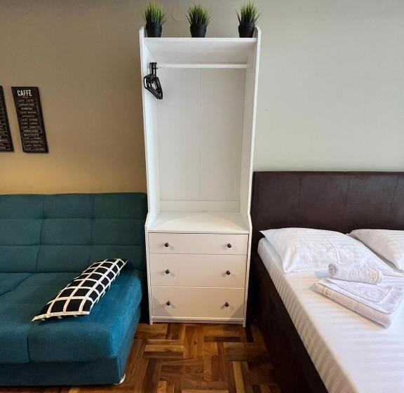 استودیوی استاندارد, Apartment Near Ski Center