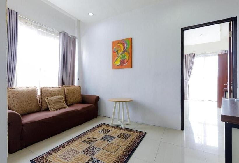Люкс, Urbanview Srb Near Mall Ciputra Cibubur By Reddoorz