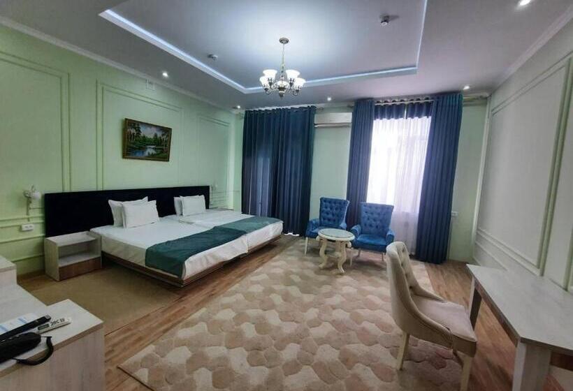 سوئیت با بالکن, Grand Sarbon