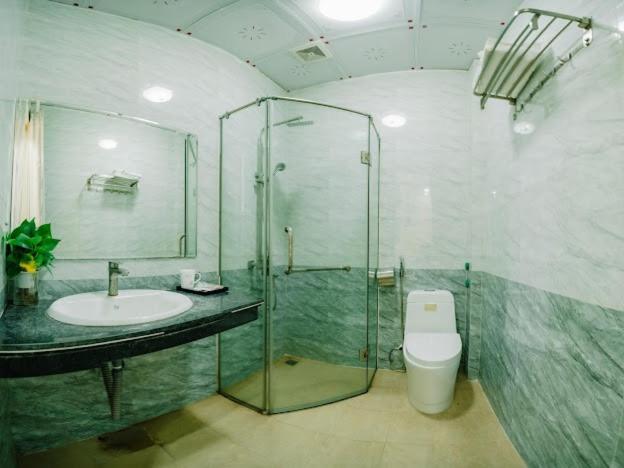 اتاق سه نفره دلوکس با چشم‌انداز دریا, Lang Chai Hotel Cat Ba