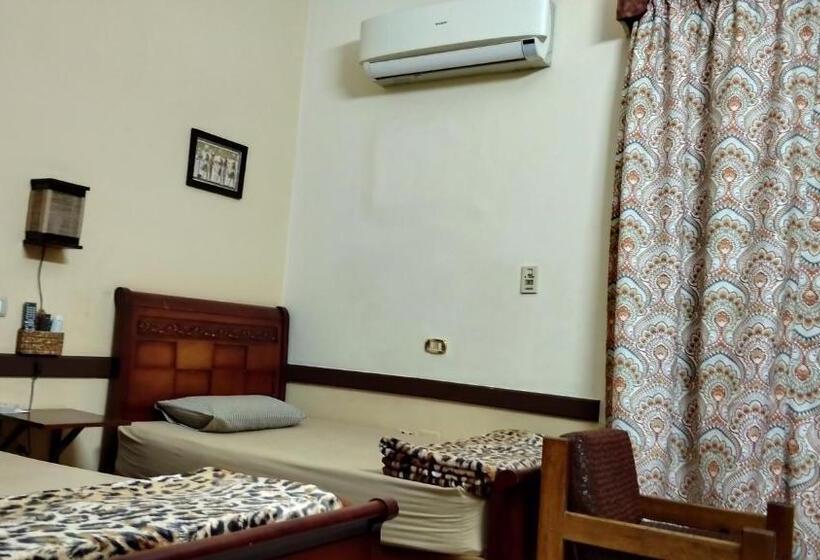 اتاق استاندارد با بالکن, فندق هاميس
