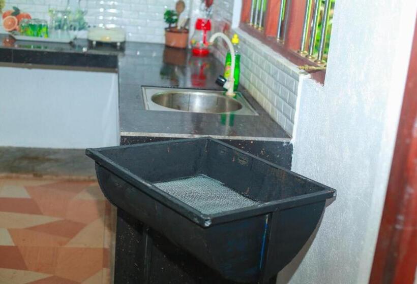 标准间, Yino Villa Midigama