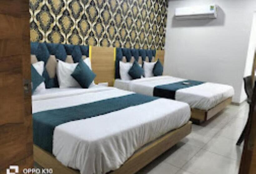 스위트, Rudra Palace , Anand