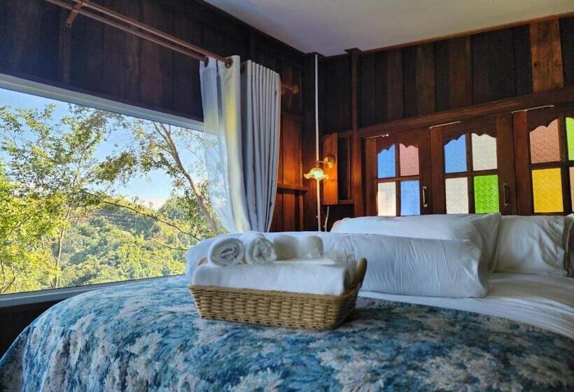 可看到停车场的标准间, บ้านเล็กในป่าใหญ่ At น่าน Little House In The Forest At Nan